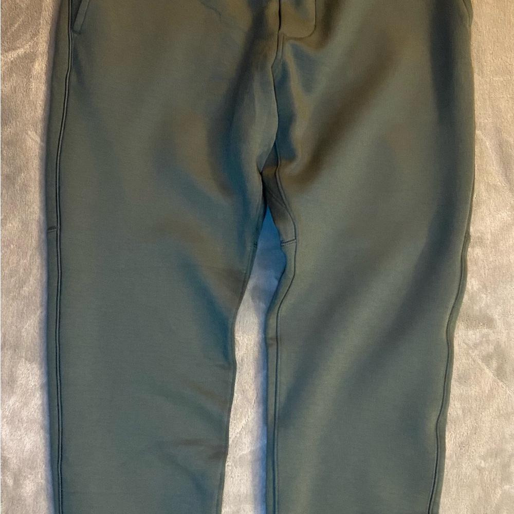 American Eagle Men's Sage Green Active 24/7 Joggers NWT